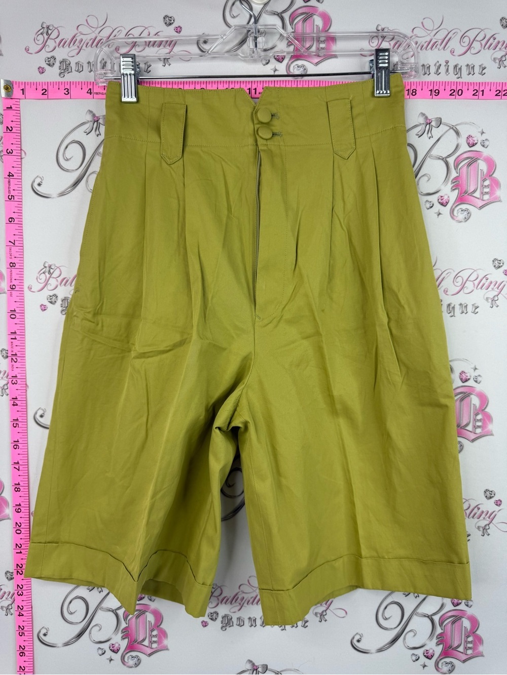 Bosch shorts retro vintage High-Waist Pleated Bermuda Shorts in Olive Green